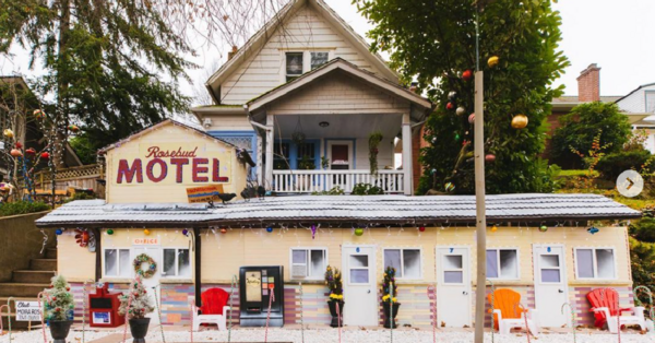 A Mini Replica Of The ‘Rosebud Motel’ Has Popped Up In Seattle And It’s Absolutely Picture Perfect