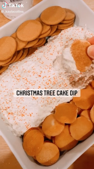Here's How To Make The Little Debbie Christmas Tree Cake Dip Everyone's Talking About