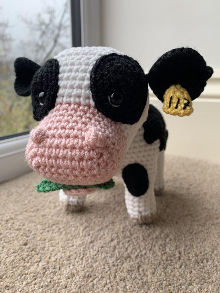 You Can Crochet A Mama Cow With Her Baby Calf And It Is Absolutely Adorable