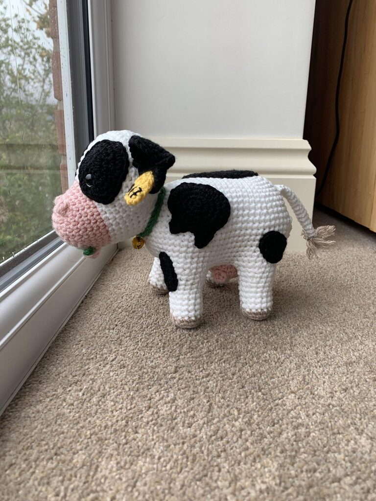 You Can Crochet A Mama Cow With Her Baby Calf And It Is Absolutely Adorable