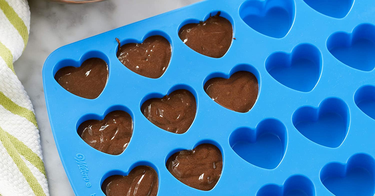 You Can Get Hot Cocoa Bomb Heart Molds For The Perfect Valentine Gift