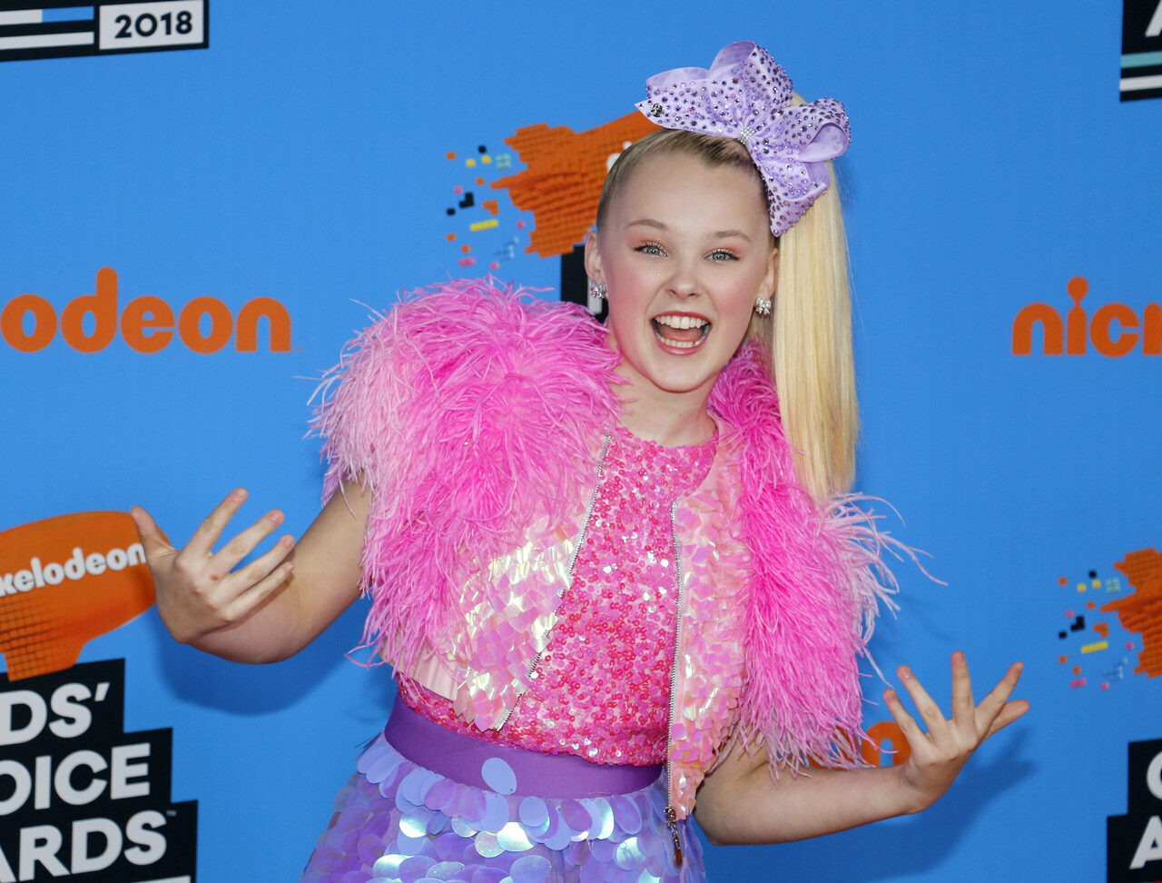JoJo Siwa Shut Down a Mean Mom With Just One Word and We Are Here For It
