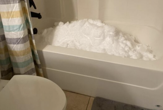 People Are Filling Their Bathtubs with Snow and I Wish I Would Have Thought of That