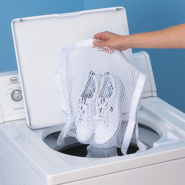 This Mesh Bag Helps You Wash And Dry Your Tennis Shoes Without Crazy