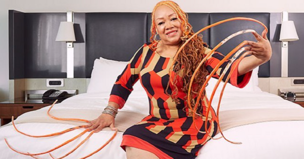 The Lady With The World’s Longest Fingernails Gets Them Cut After 30 Years