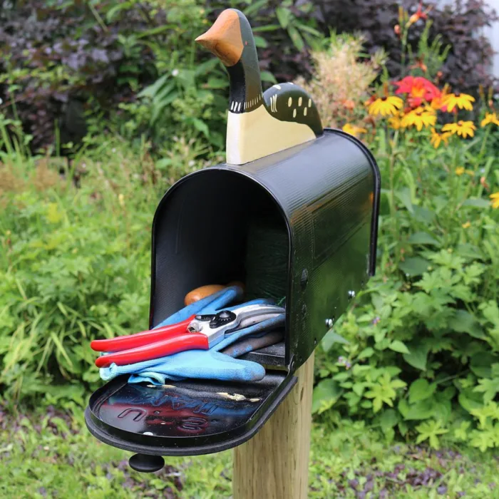 People Are Putting Mailboxes In Their Gardens and It Is Pure Genius