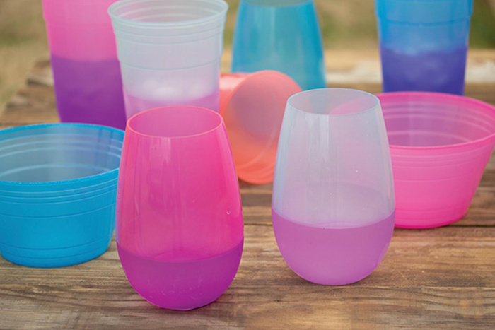 Walmart Is Selling $2 Color Changing Wine Glasses And I Need Them All