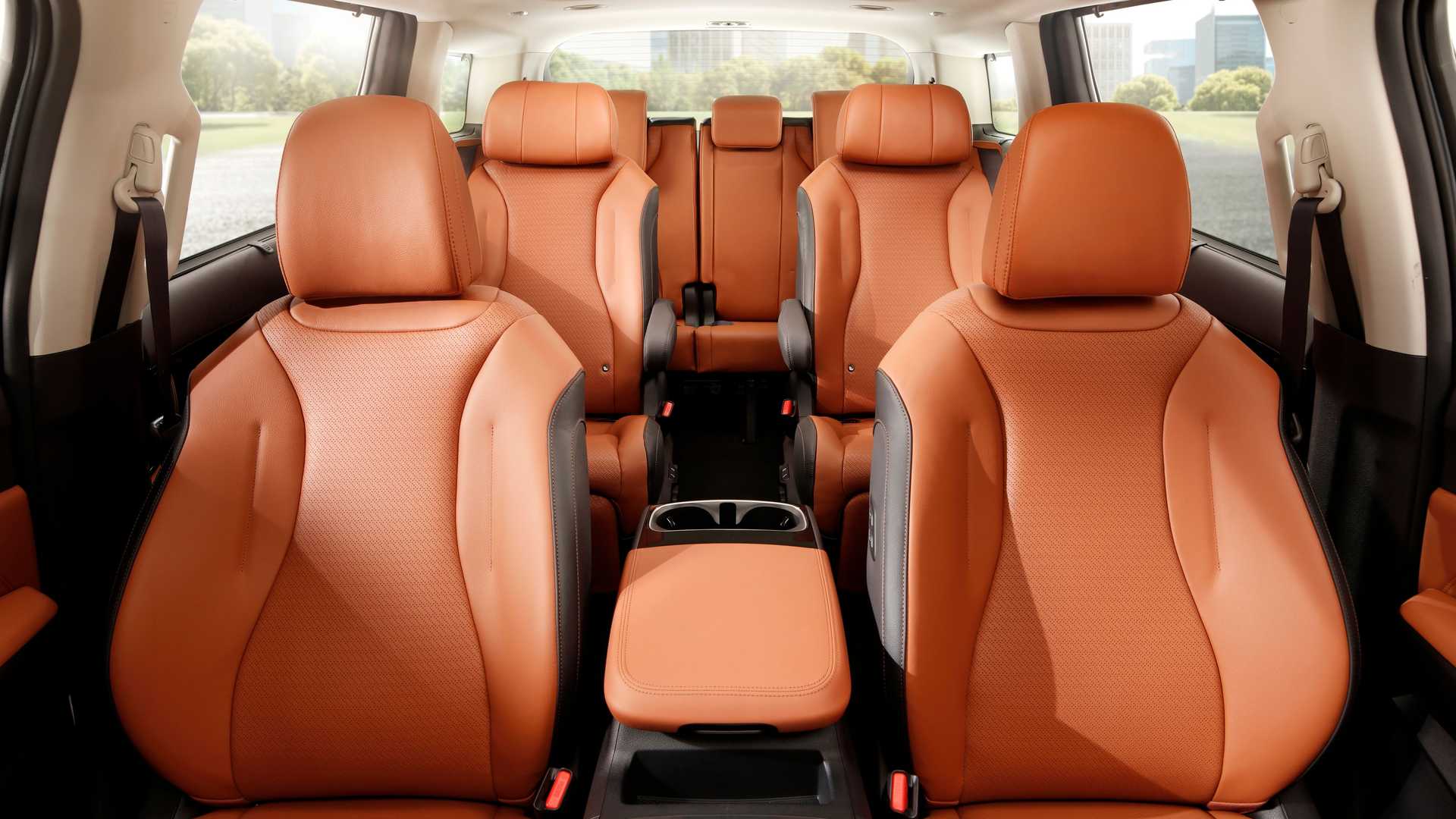 This New Kia Seats 11 People So, Go Ahead And Bring The Entire Family