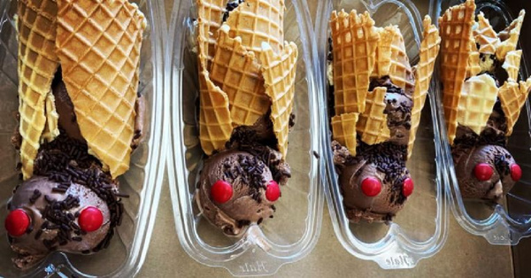 Um, Cicada Sundaes Are Currently The Hot New Food Trend And I’m Absolutely Terrified