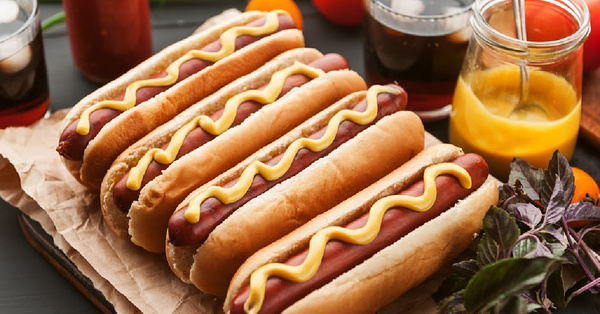Here’s The Real Reason Why Hot Dogs And Their Buns Are Packaged In Odd Numbers