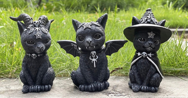 These Halloween Cat Lawn Gnomes Are Both Cute And Creepy At The Same Time