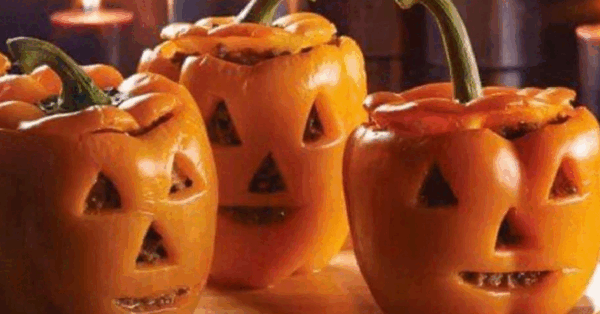 Jack-O-Lantern Stuffed Bell Peppers Are The New Cooking Trend For Fall