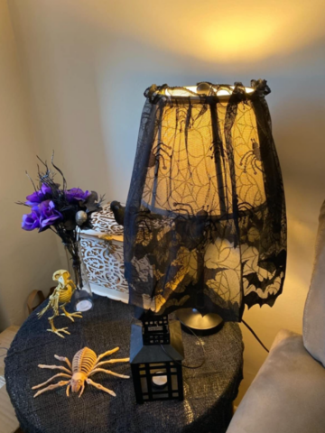 These Halloween Lampshade Covers Are Decorated With Bats And Spiders To ...