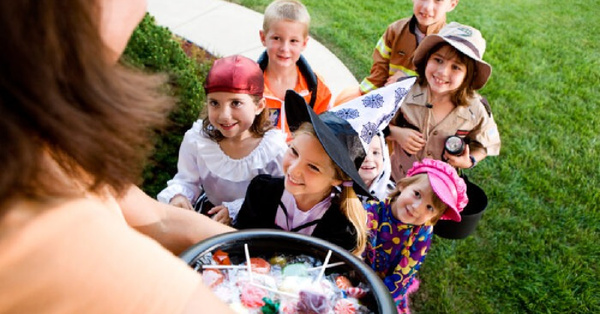 Dear Parents, Please Be Patient With Kids On Halloween This Year