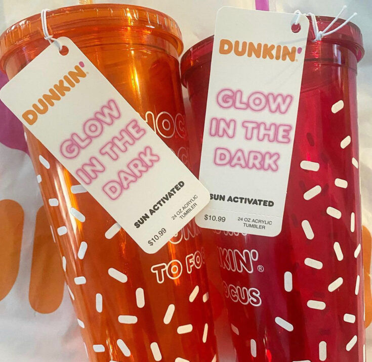 You Can Get A GlowInTheDark Hocus Pocus Dunkin' Cup That Is Perfect