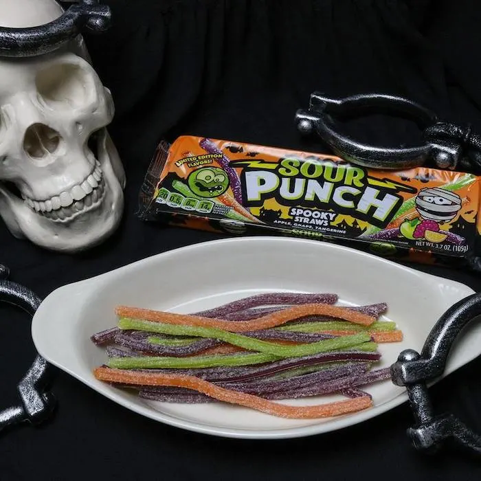 https://cdn.totallythebomb.com/wp-content/uploads/2021/10/halloween-spooky-straws.jpeg.webp