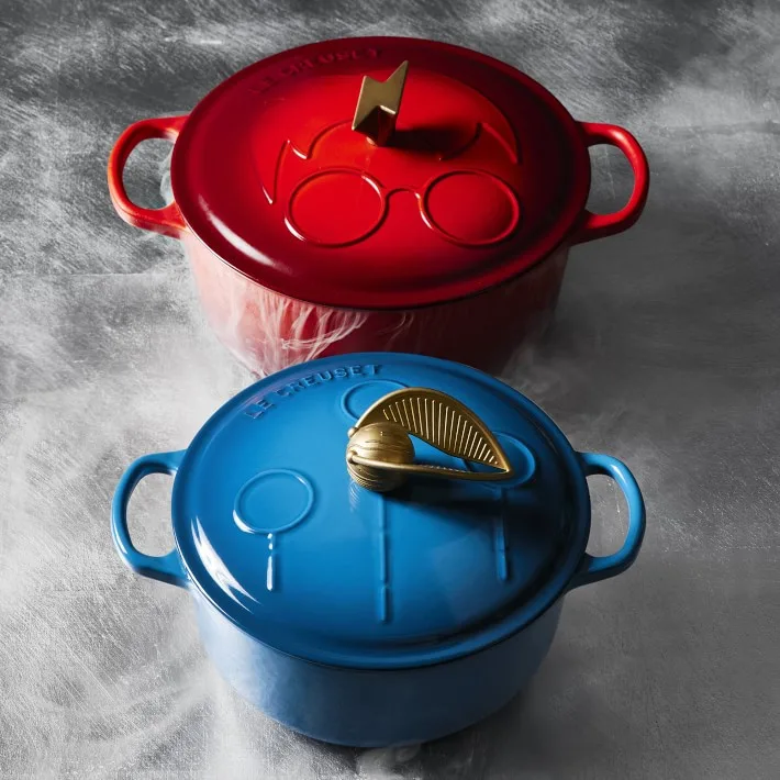 Verstrooien mesh Volharding The Harry Potter Le Creuset Kitchen Collection Is Out So, Accio It All To Me