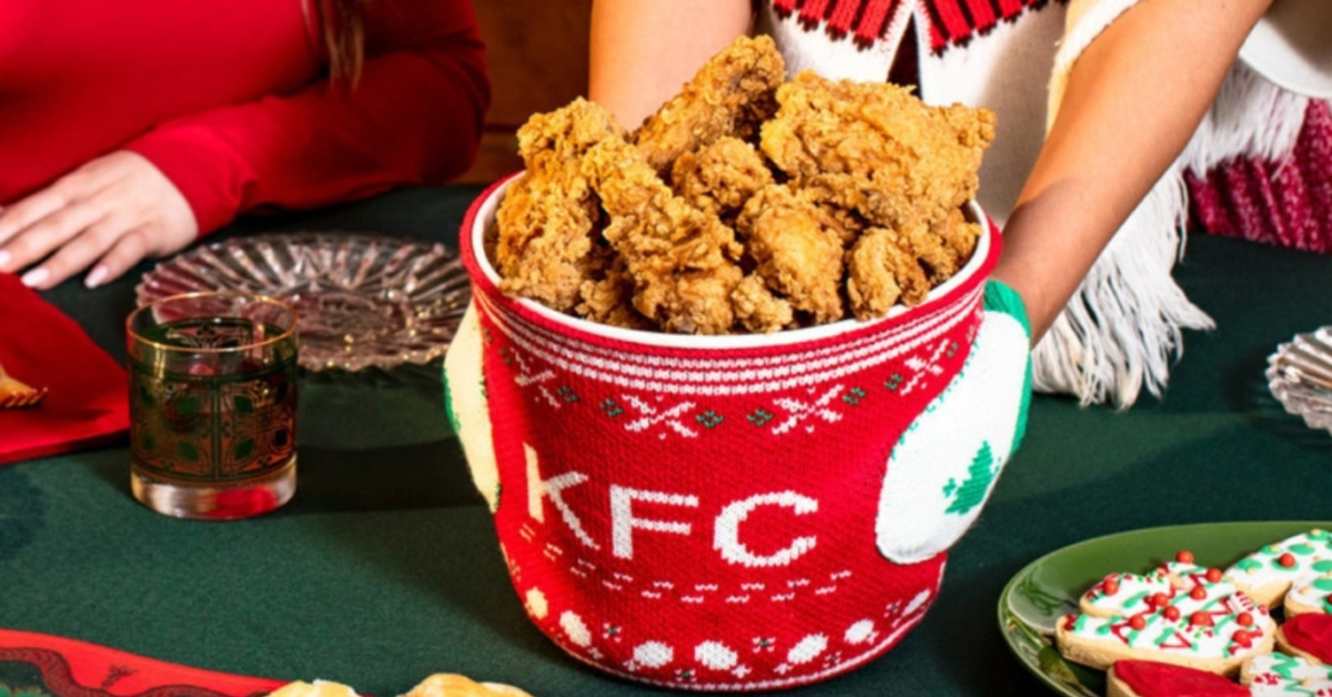 You Can Get A Free KFC Knitted Mitten Bucket Hugger And I Totally Have To Get One