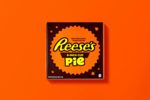 This Reese’s Thanksgiving Pie Is 3.4 Pounds Of Pure Happiness