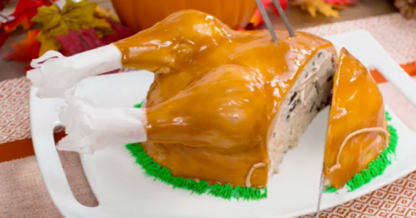 The Baskin-Robbins Turkey Shaped Ice Cream Cake Is Back And It’s All I Want