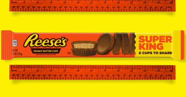 Reese’s New Super King Size Candy Bar Is Over a Foot Long and It’s Everything I’ve Ever Wanted