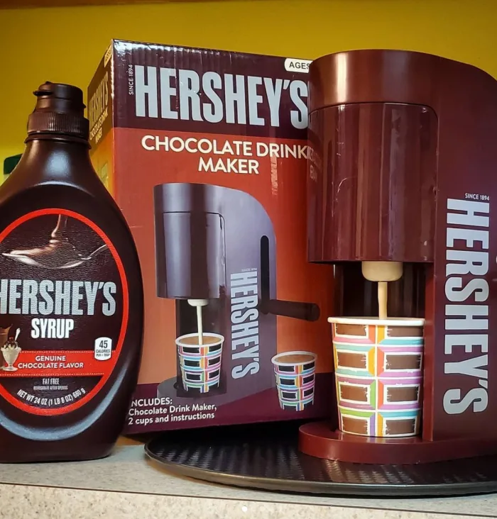 Hershey's Chocolate Drink Maker With Cups NEW Unopened
