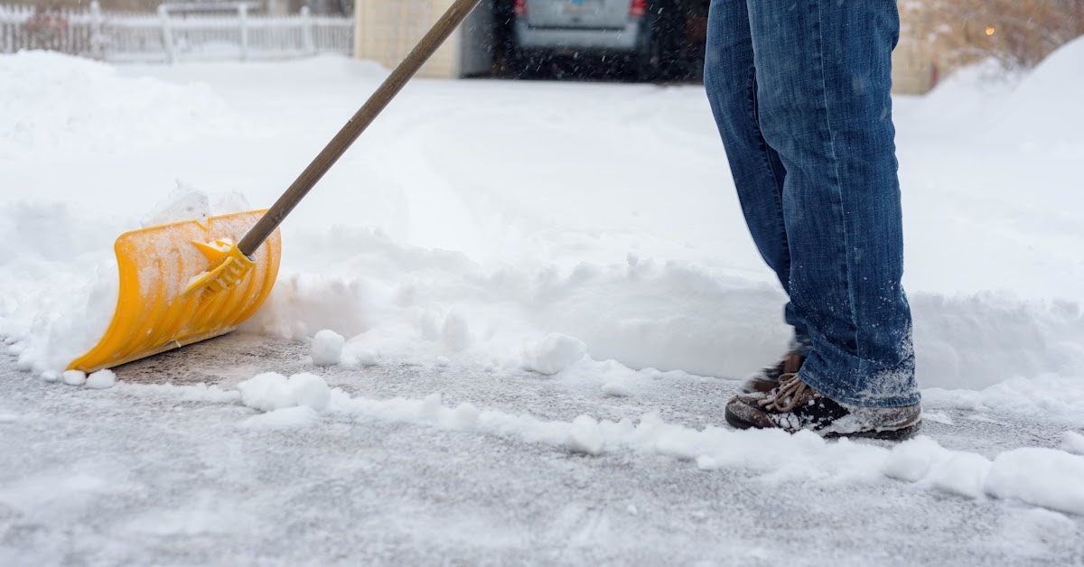 How to Make Homemade Ice Melt for Icy Walkways and Driveways