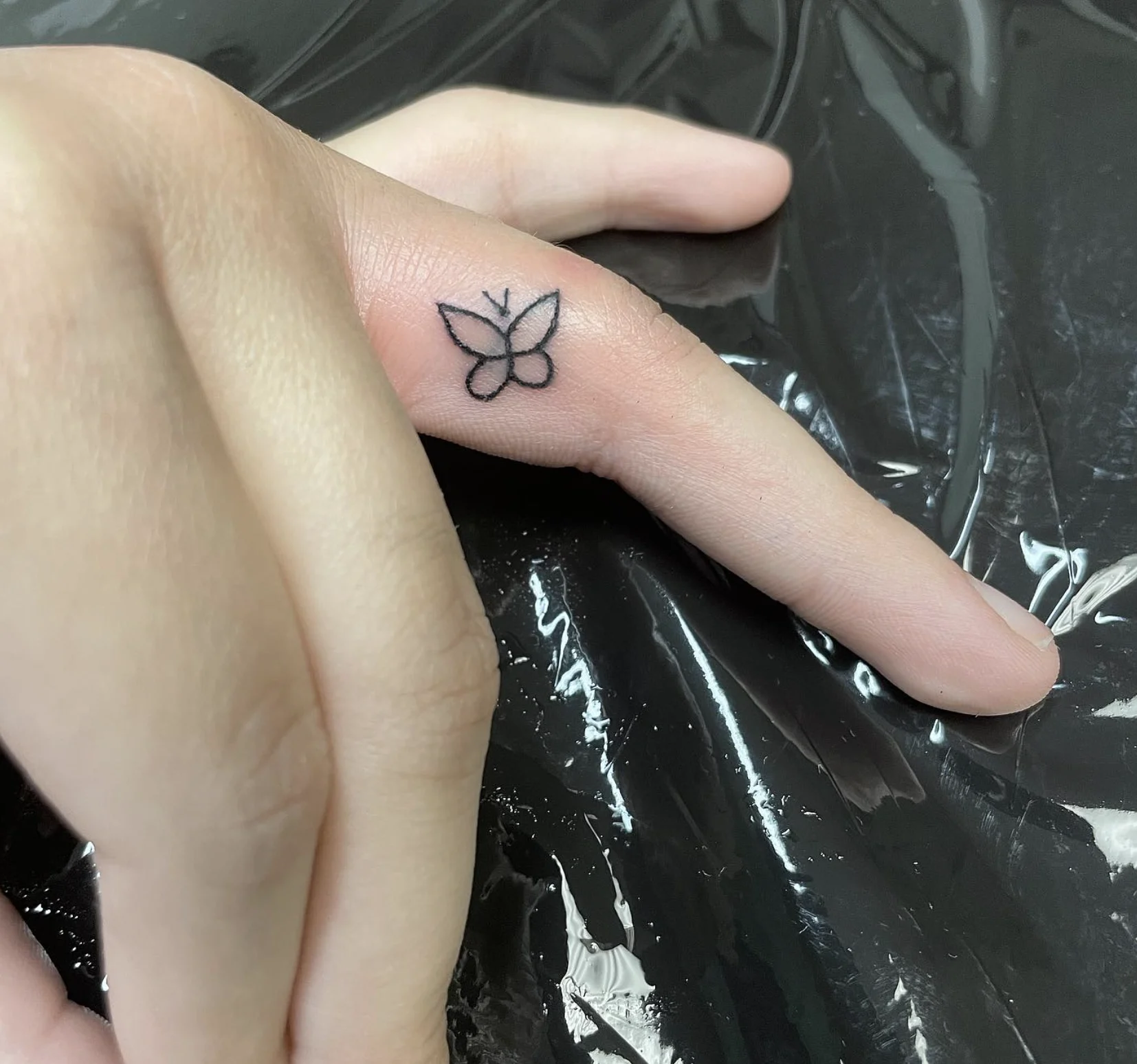 66 Best Ideas for Small Finger Tattoo for females and guys | Pagina 2 di 6  | Tiny Tattoo inc.