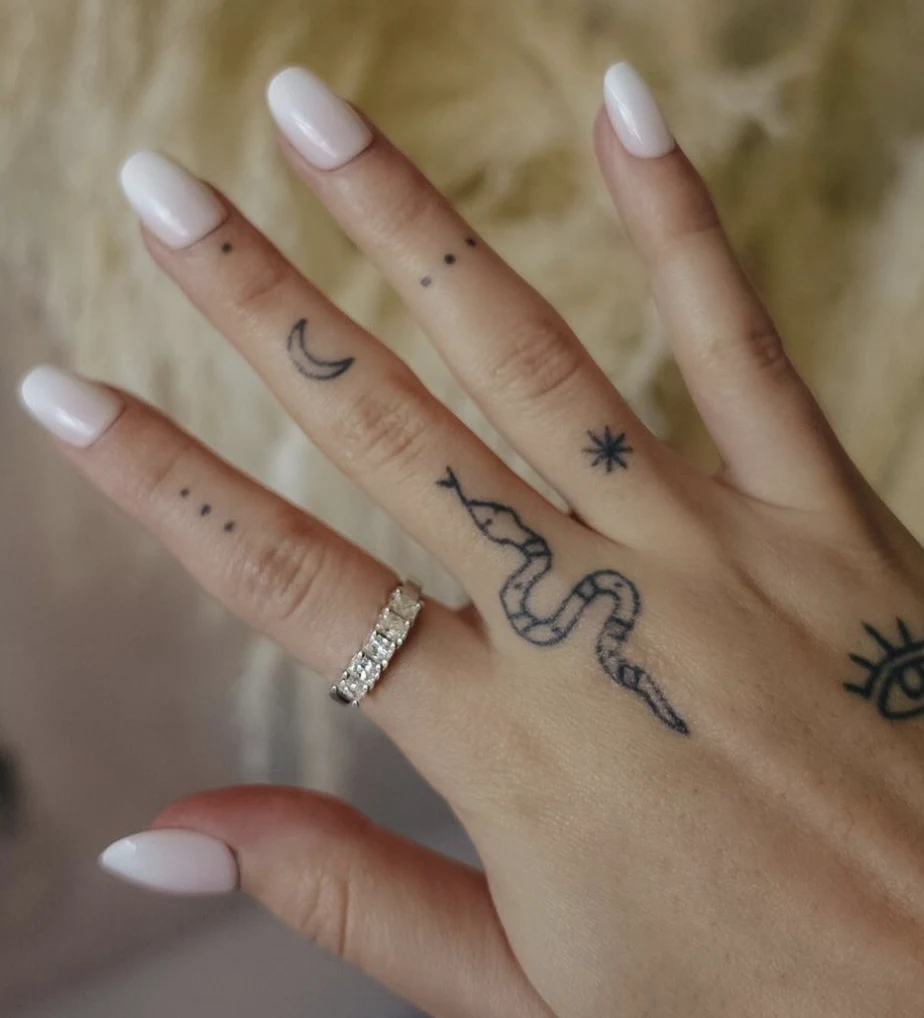 These Chic Finger Tattoos For Women Will Enrich Your Look  Fashionisers
