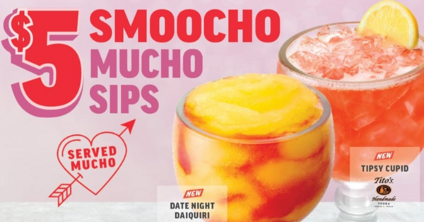 Applebee’s Giant Smoocho Mucho Cocktails Are Only $5 And Are Made to Be Shared With Your Special Someone