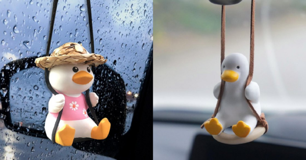 These Adorable Swinging Ducks Bring ‘Jeep Ducking’ To New Heights and I Need One
