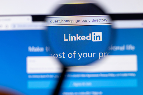Everyone Can See You Looking At Their LinkedIn Profile, Including Your Ex. Here’s How to Turn it Off.