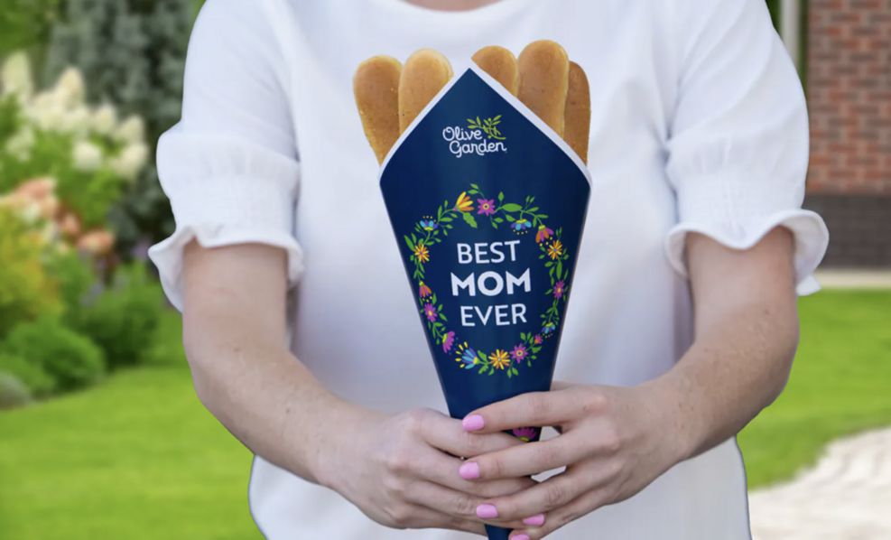 Olive Garden’s Breadstick Bouquet is The Gift Moms Really Want for Mother’s Day
