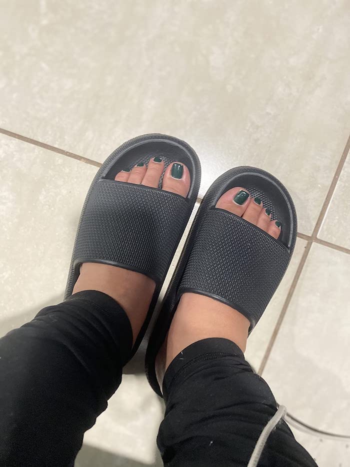 People Are Saying That These Viral Sandals Are The Most Comfortable ...