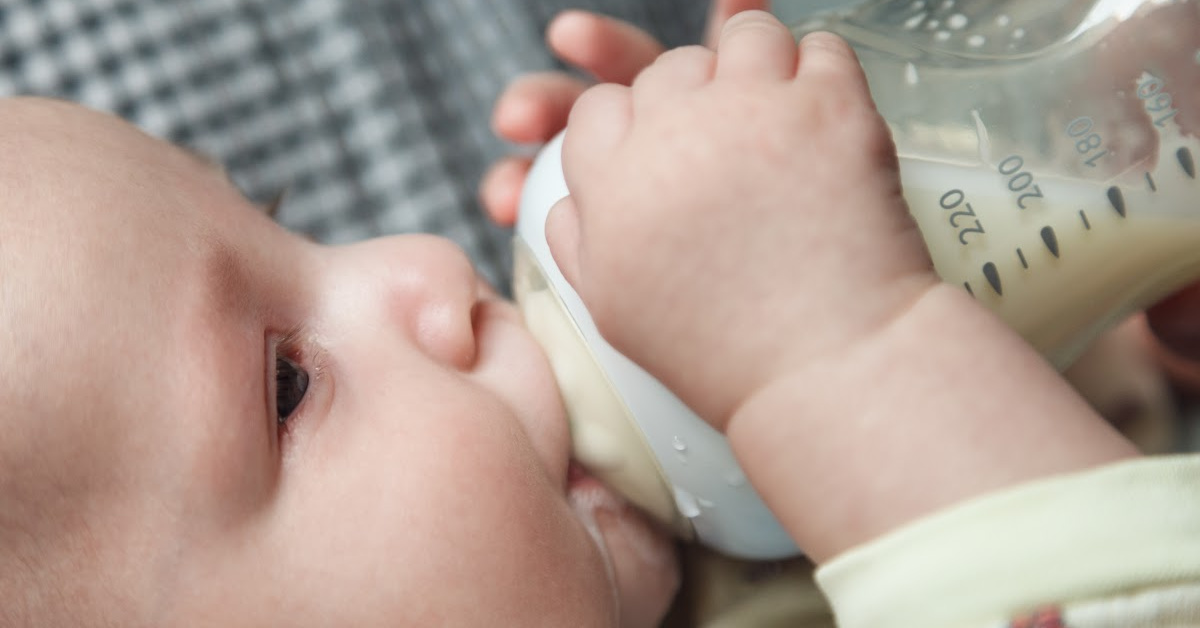 An ER Doctor Is Warning Parents Not to Dilute Baby Formula Due to Possible Seizures in Infants