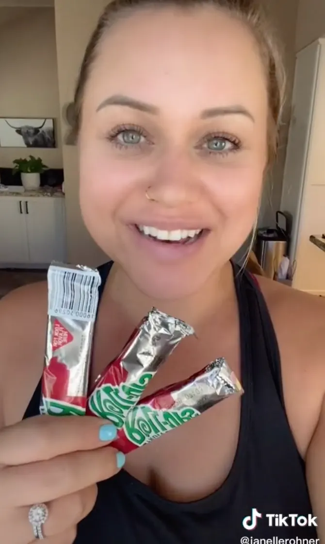 Frozen Fruit Roll-Ups Are The Hot New Food Trend And I Totally Need To Try  Them