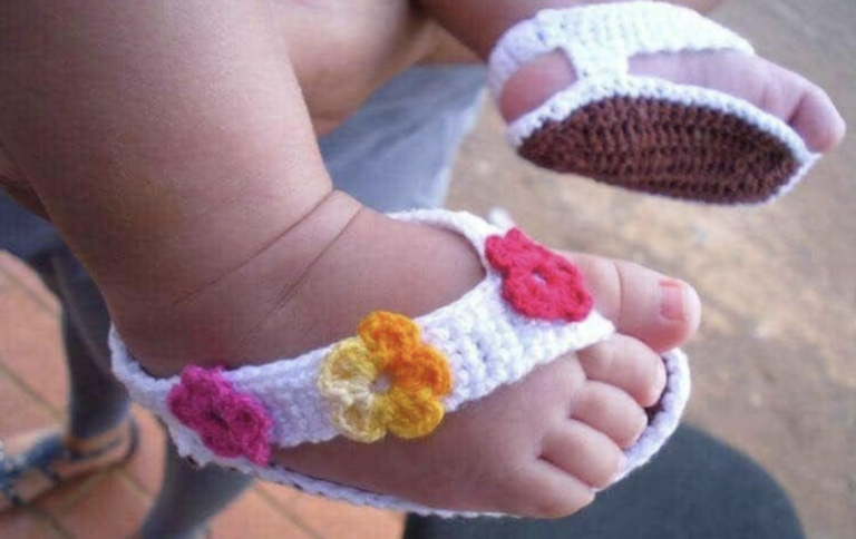 These Adorable Crocheted Baby Sandals Will Make You Baby Hungry