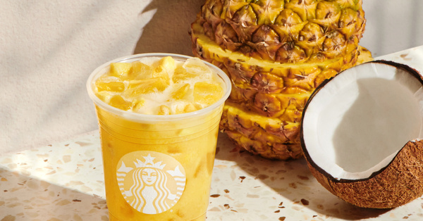 Starbucks Just Added Two New Tropical Drinks Inspired by Pineapple to Their Menu and I’m On My Way
