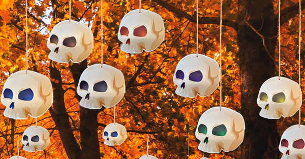Forget Floating Witch Hats, Hanging Skulls Are the New Trend this Halloween Season