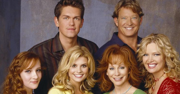 Reba McEntire Wants To Reboot Her ‘Reba’ Sitcom And We Are Here For It
