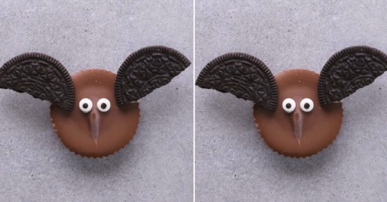 These 3-Ingredient Oreo Cookie Bats Are Exactly What Your Halloween Needs