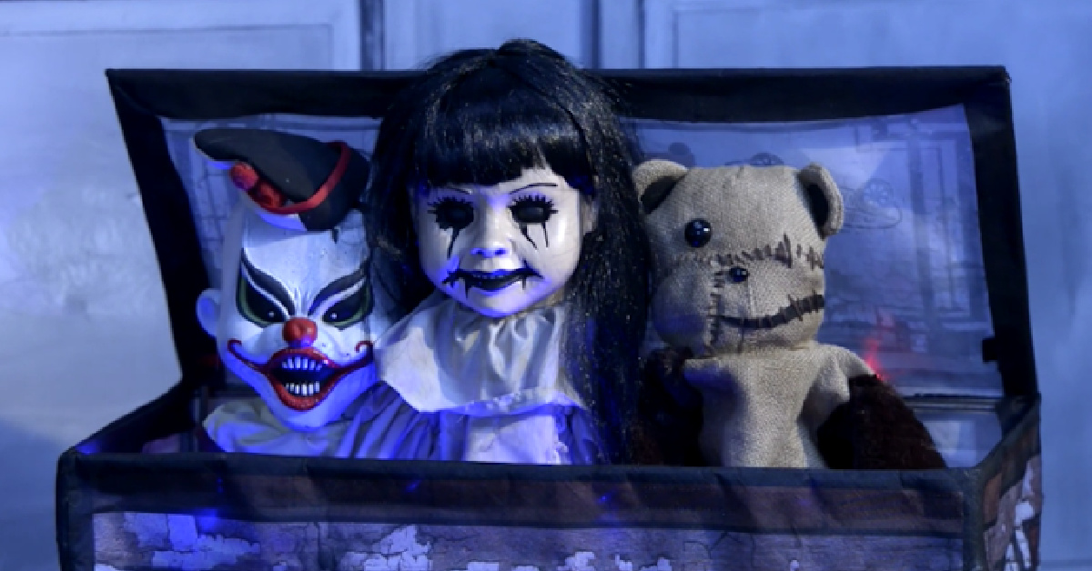 This Animatronic Haunted Toy Box Will Have You Sleeping with The Light On