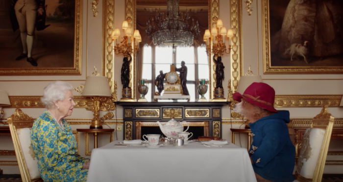 Paddington Bear Says “Goodbye” To Queen Elizabeth In The Sweetest Way