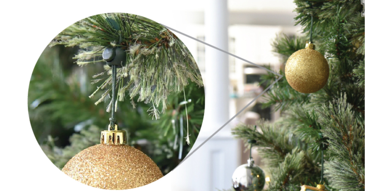 These Ornament Anchor Hooks Are A Game Changer For Decorating Your Christmas Tree