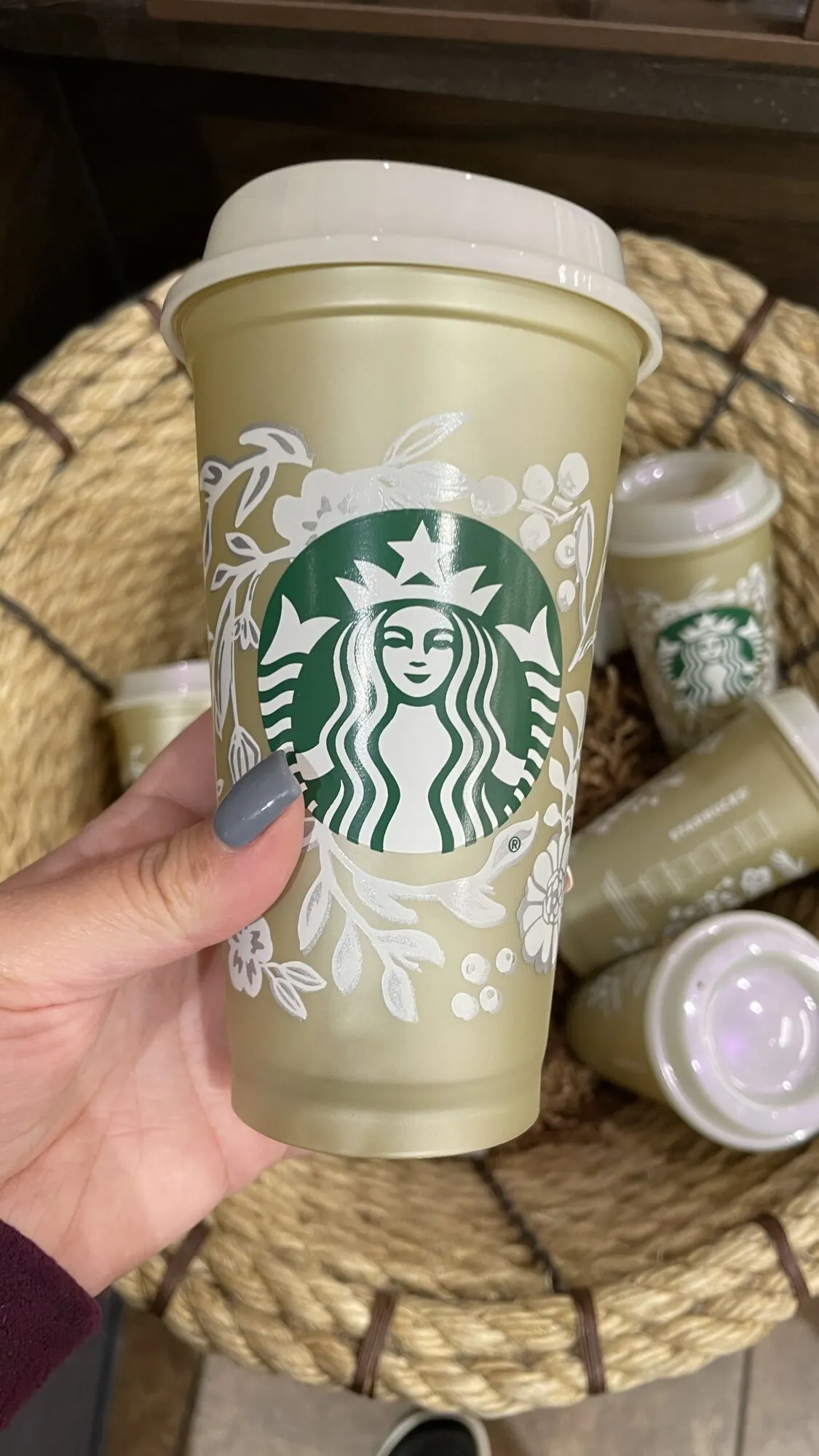 Starbucks, Kitchen, Starbucks 222 Holiday Colorchanging Gold Reusable Hot  Cup Grande Size Nwot