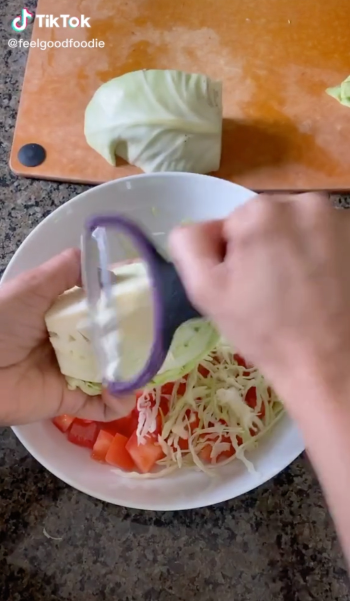 https://cdn.totallythebomb.com/wp-content/uploads/2022/12/vegetable-peeler-6.jpg