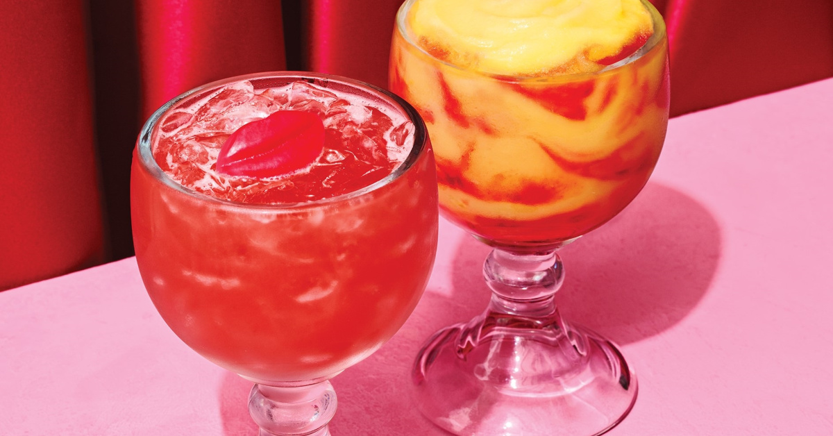 Applebee’s is Selling Giant Valentine’s Day Cocktails For Only $6 and I Love It