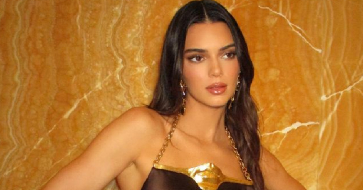Kendall Jenner’s Recent Photoshop Fail Is So Bad, It Doesn’t Even Look Real