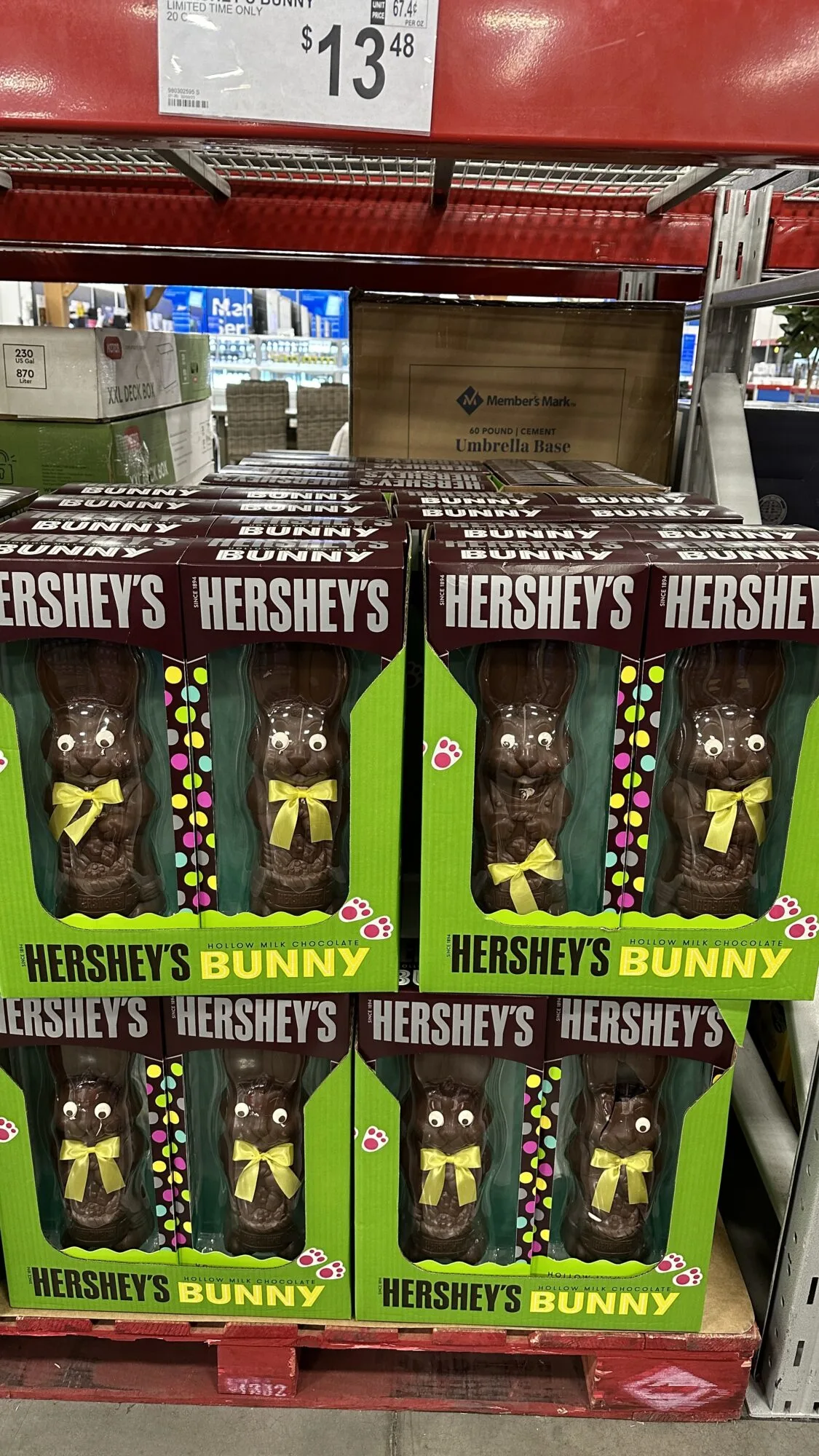 Sam's Club is Selling A 1-Pound Hershey's Chocolate Bunny Just in Time for  Easter