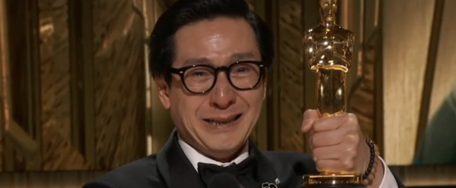 Ke Huy Quan Crying While Receiving His First Oscars Award is The Most Wholesome Thing Ever
